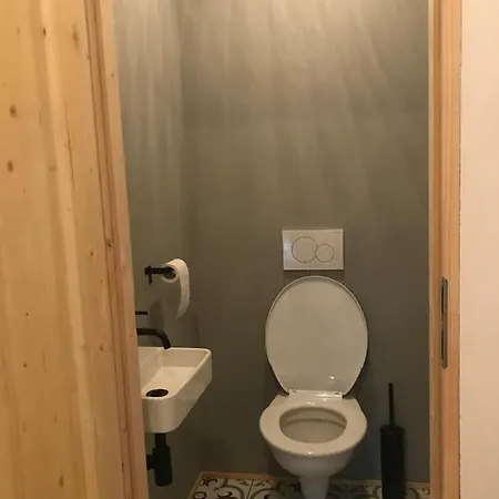 22 * Tetín